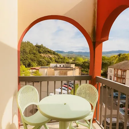 Equipe Avec Balcon A 800 M Du Centre Thermal Apartmán