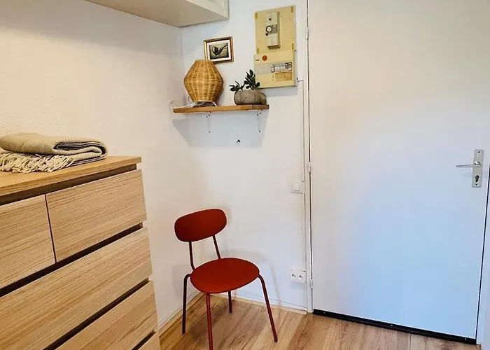 Equipe Avec Balcon A 800 M Du Centre Thermal